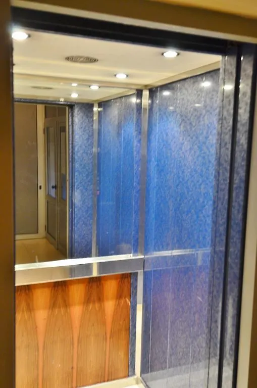 Studio Silva Tirana 0*,